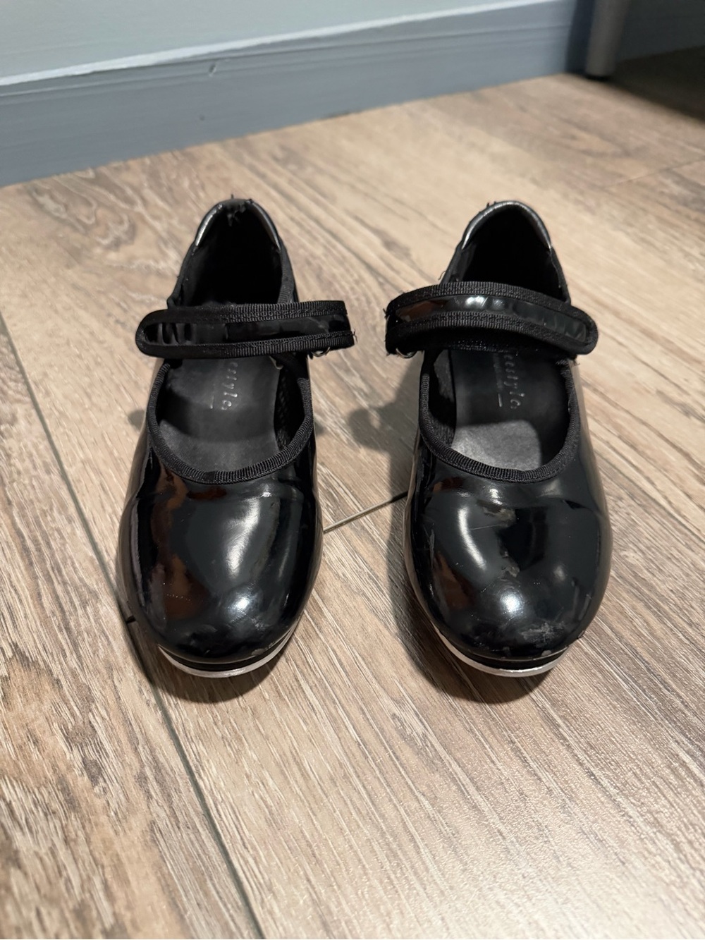 Danskin size 13 black tap shoes